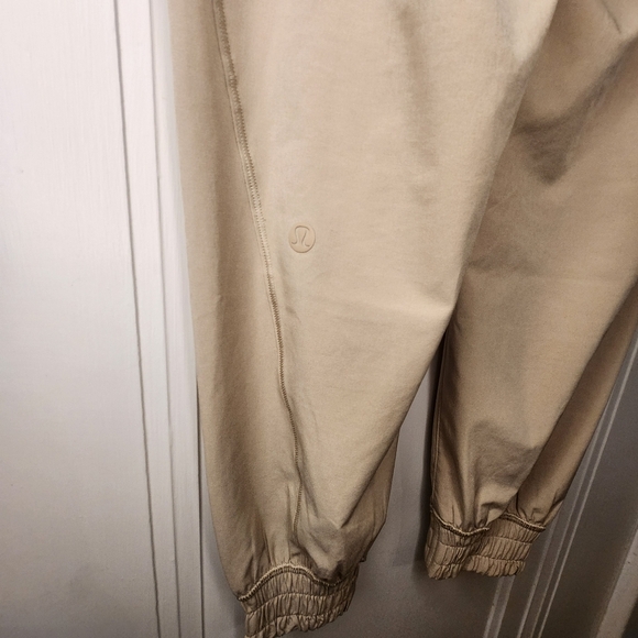 LULULEMON Sun Setter High Rise Jogger color: trench, sz 2 - Picture 11 of 13